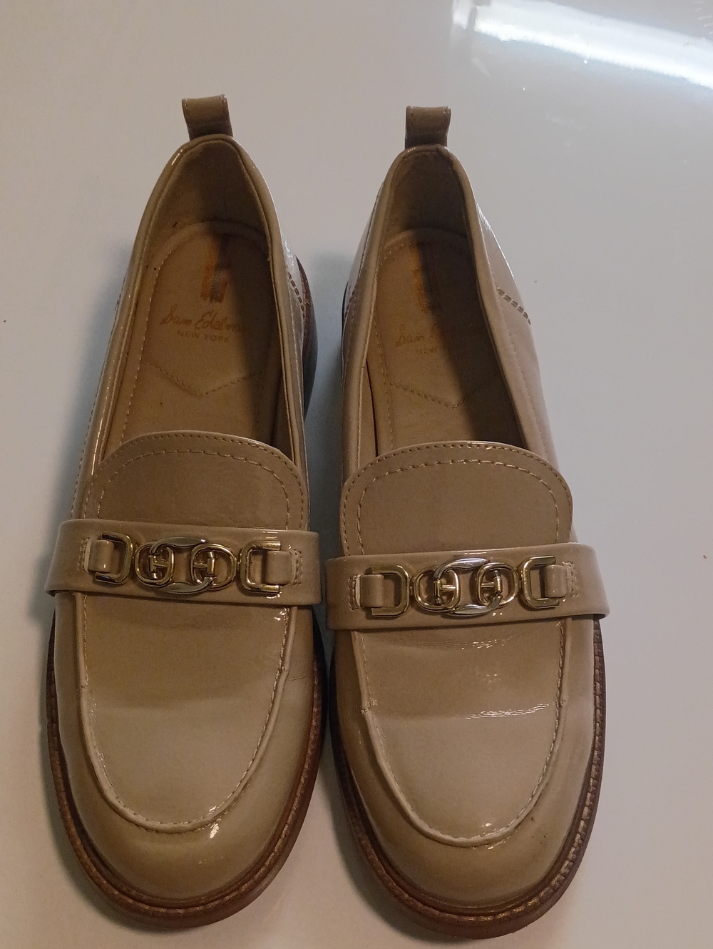 Sam Edelman Christy Cream Patent Leather Loafers with Gold Chain Casual Preppy 8